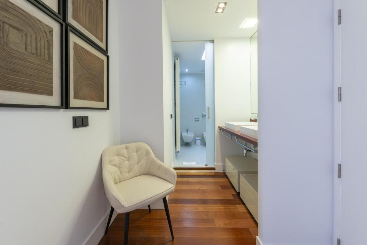 Temporary 3-bedroom Duplex In Downtown Bas15 *